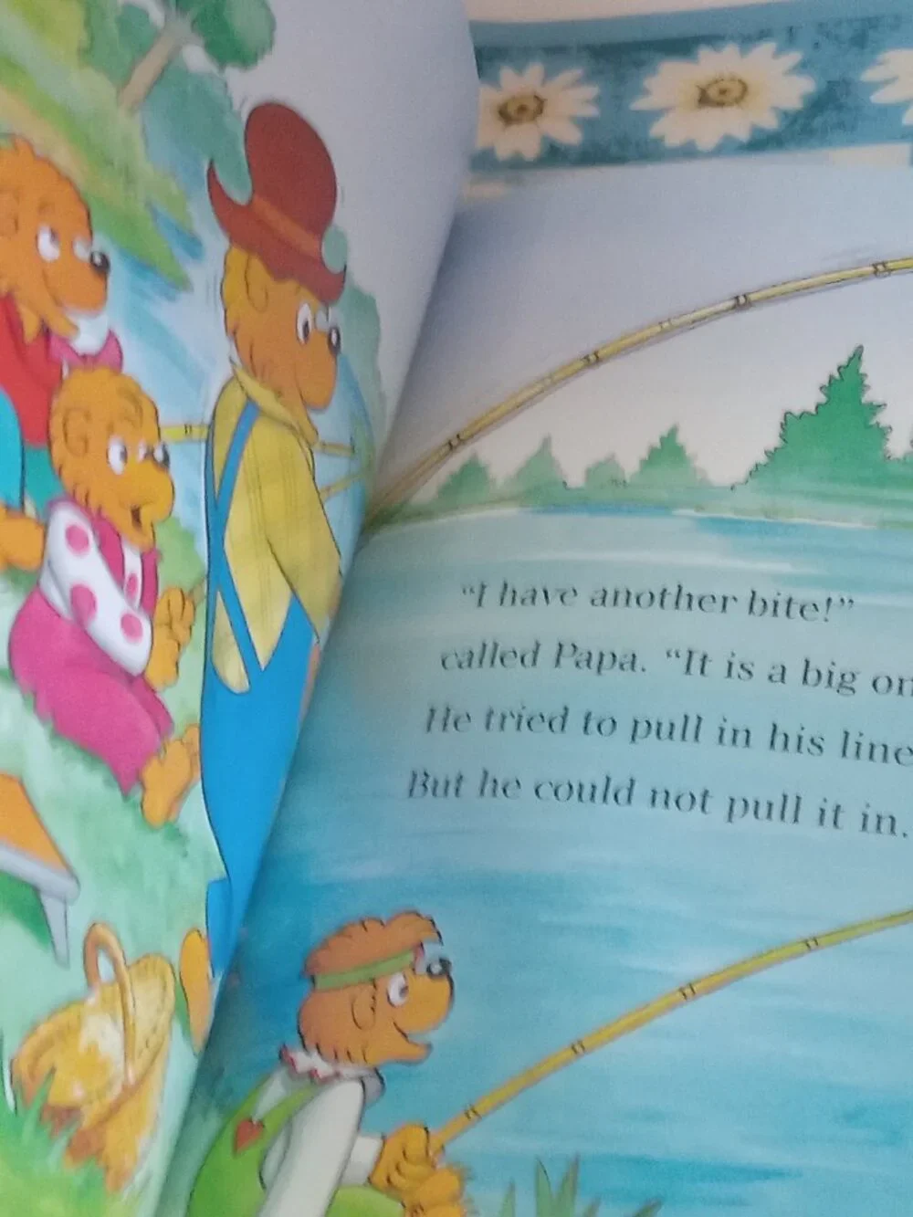 BERENSTAIN BEARS SPRING Easter Storybook Favorites 7 Stories HC w/STICKERS - Picture 5 of 11